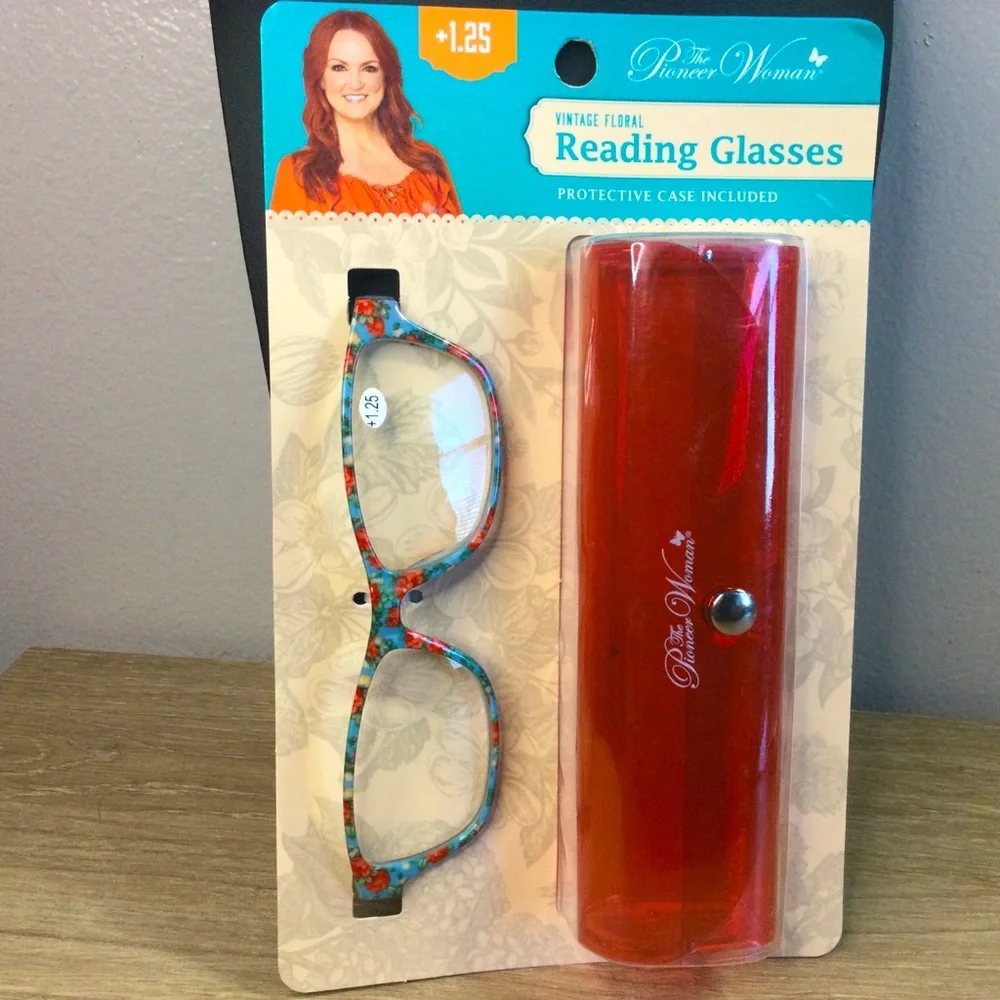 The Pioneer Woman Reading Glasses - Picture 1 of 3